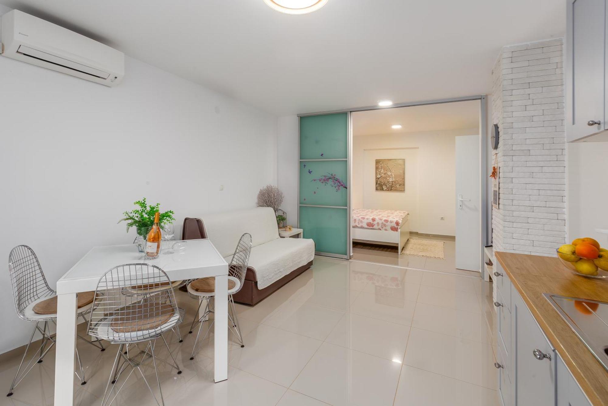 Modern Apartment Zen With Private Garden 波雷奇 外观 照片